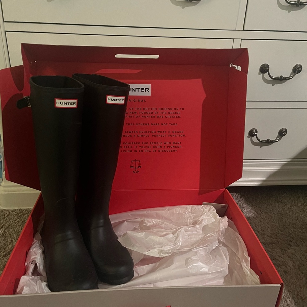 Hunter adjustable calf black rain boots